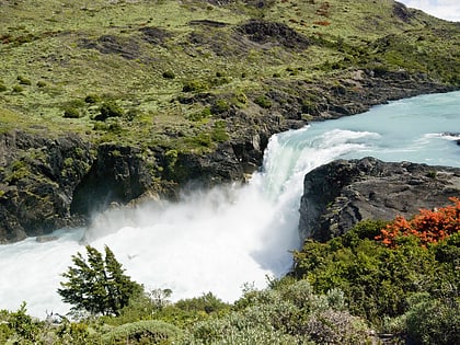 salto grande waterfall parque nacional torres del paine