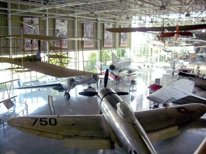 museo nacional aeronautico y del espacio santiago