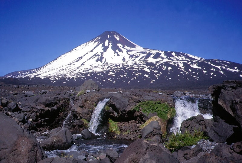 volcan antuco parque nacional laguna del laja