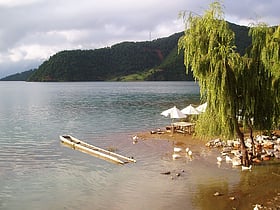 lugu lake