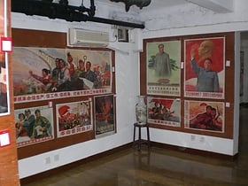 propaganda poster art centre szanghaj