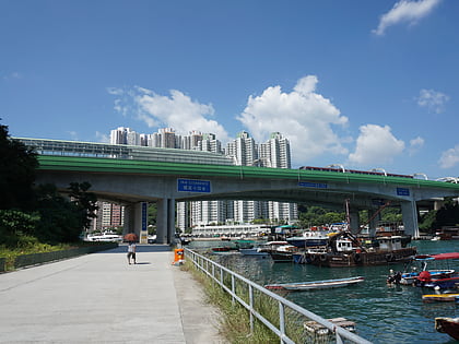 aberdeen channel bridge hongkong