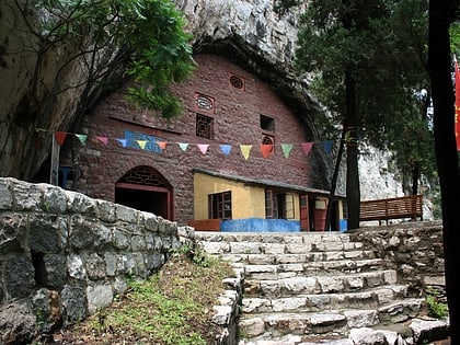 Yiyuan Rong Cave Group