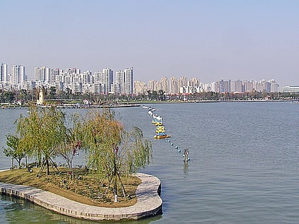Jinji Lake