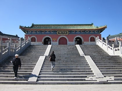 tianmenshan temple zhangjiajie