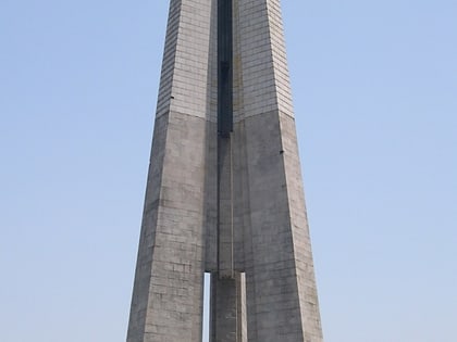 monument to the peoples heroes szanghaj