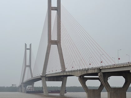 ehuang yangtze river bridge huanggang