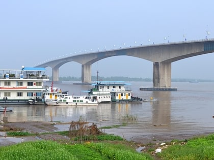 huangshi yangtze river bridge