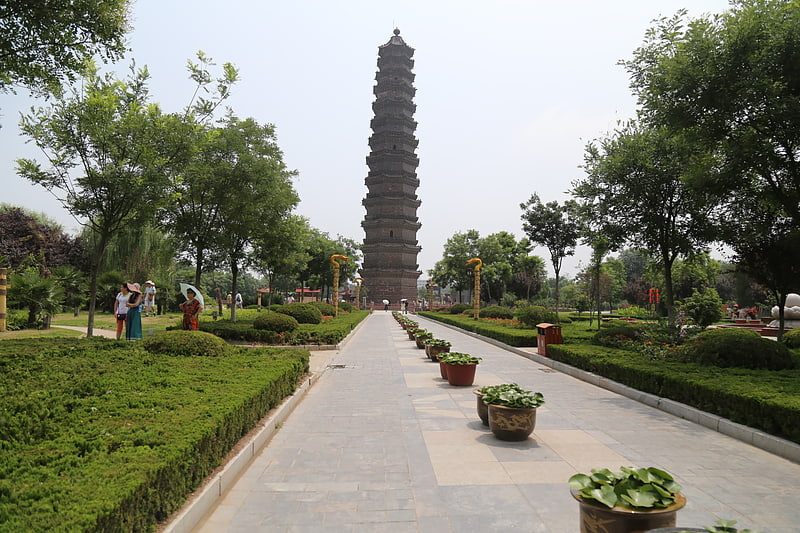 zelazna pagoda kaifeng
