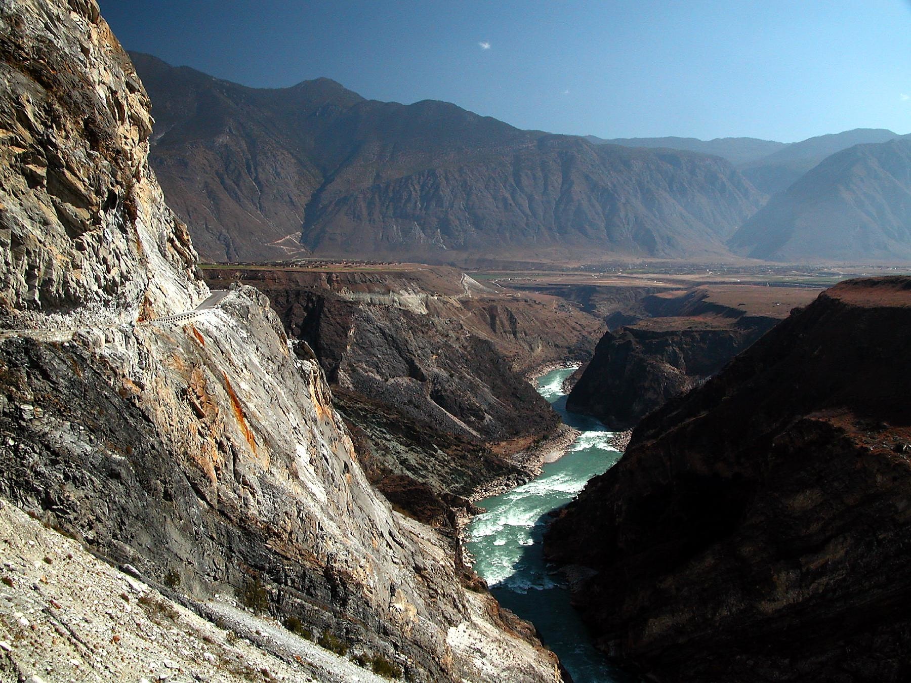 Tres ríos paralelos de Yunnan, China