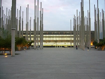 plaza de cisneros medellin