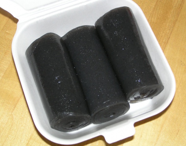 Black sesame roll
