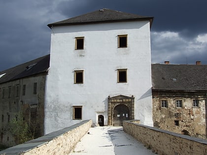 zamek kolstejn se zriceninou hradu branna