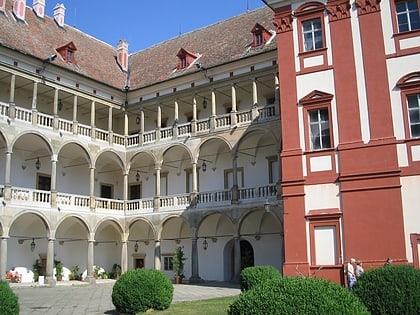 schloss opocno