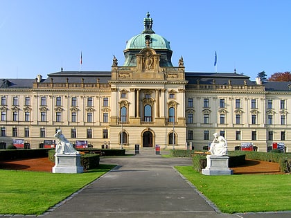 Straka Academy