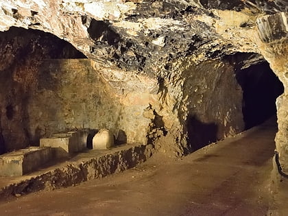 Výpustek Cave