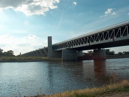 Puente canal de Magdeburgo