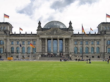 plaza de la republica berlin