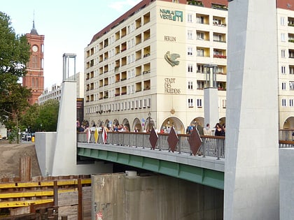rathaus bridge berlin