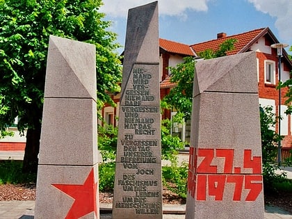 ehrenmal zum 30 jahrestag der befreiung vom faschismus burg