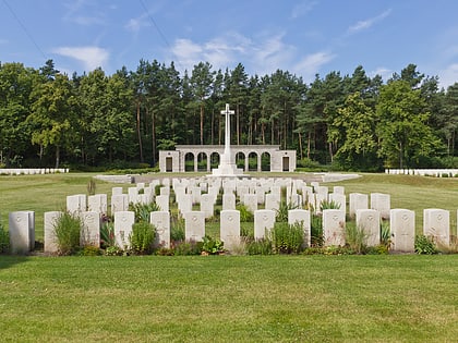 berlin 1939 1945 commonwealth war graves commission cemetery