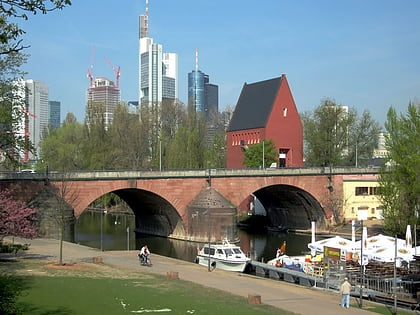 neuer portikus frankfurt am main