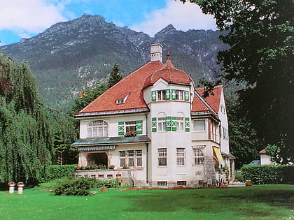 Strauss Villa