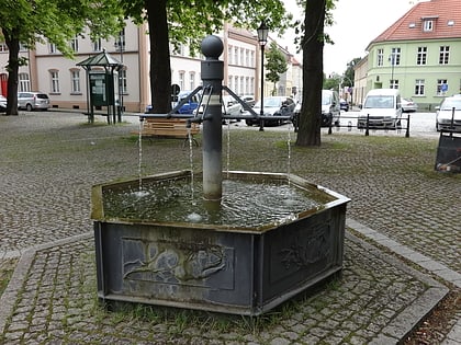 brunnen auf dem markt altlandsberg