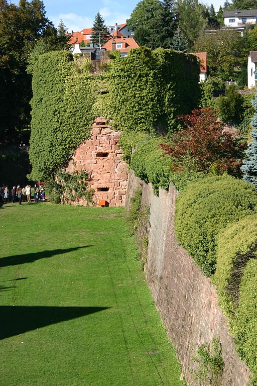 grosses bollwerk und hexenturm budingen