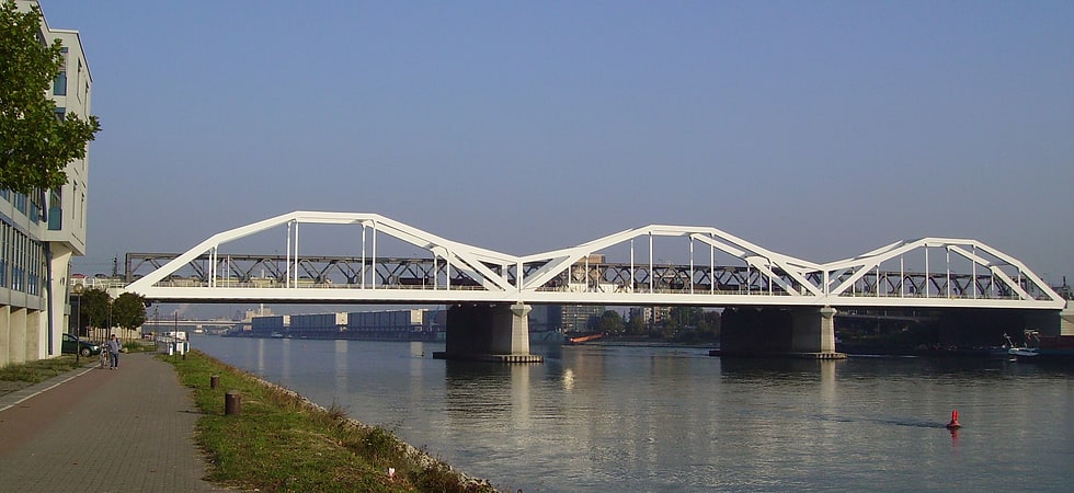 konrad adenauer bridge ludwigshafen am rhein
