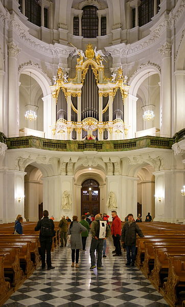 Katholische Hofkirche