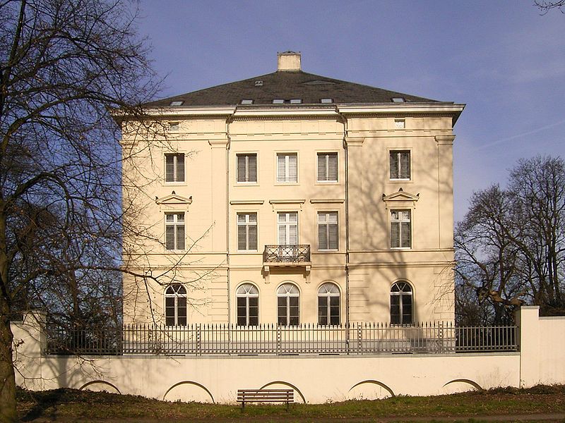 Schloss Mickeln
