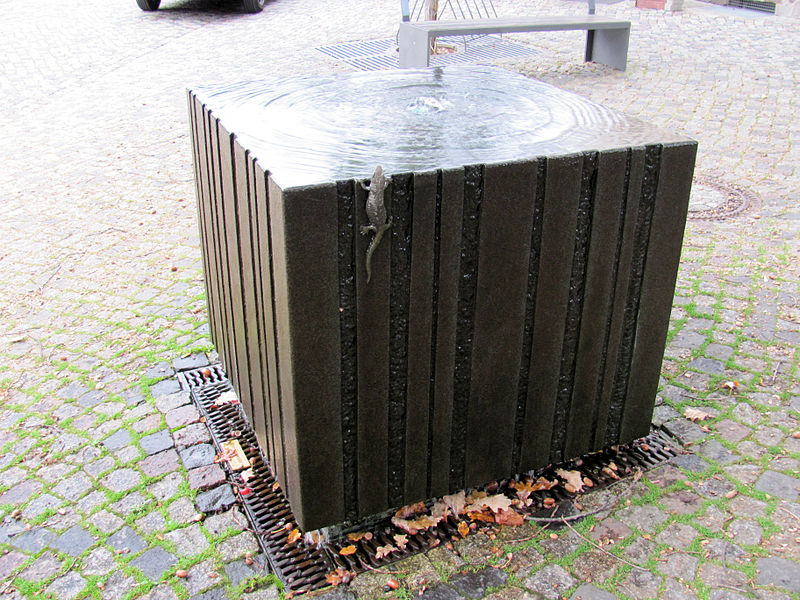 Brunnenskulptur „…gegen den Strom…“