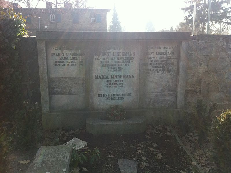 Dahlem Cemetery