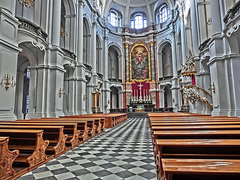Katholische Hofkirche