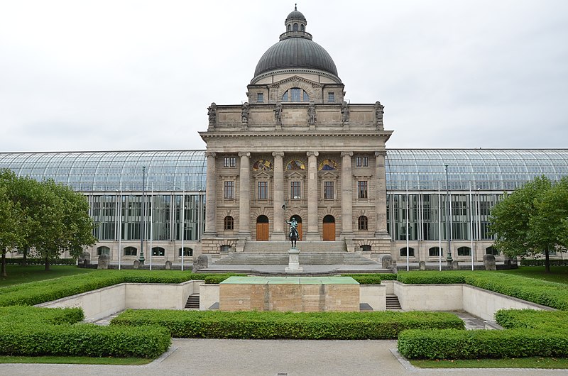 Kriegerdenkmal im Hofgarten