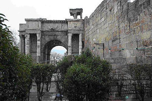 arch of caracalla tebessa