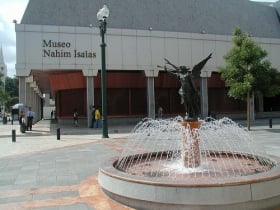 museo nahim isaias guayaquil