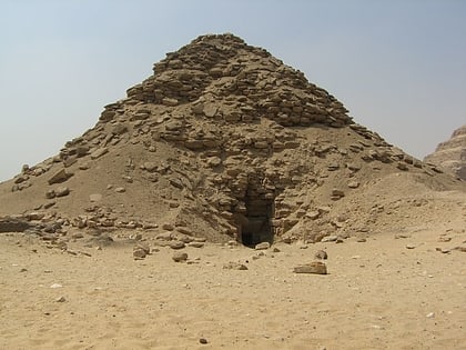 pyramide douserkaf saqqarah