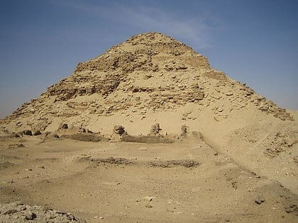 piramide de neferirkara el cairo
