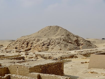 piramide de unis saqqara