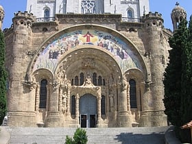 templo expiatorio del sagrado corazon barcelona