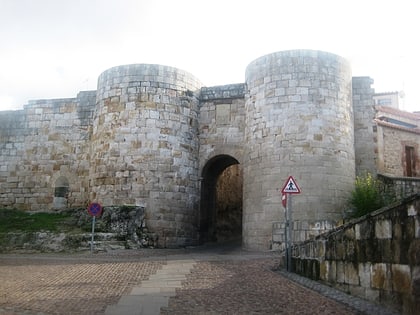 gate of dona urraca zamora
