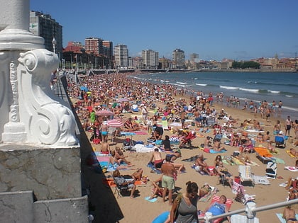 playa de san lorenzo gijon