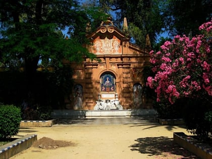 monumento a catalina de ribera seville