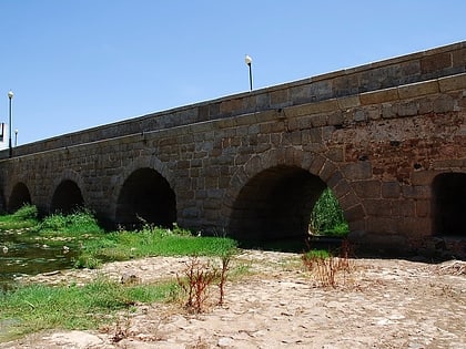puente romano sobre el rio albarregas merida