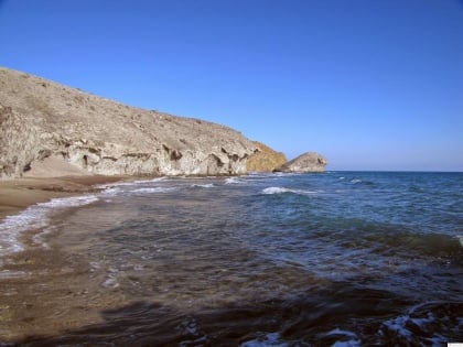 playa de monsul parc naturel de cabo de gata nijar