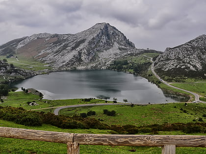 lagos de covadonga cangas de onis