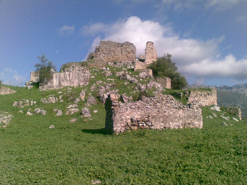 chateau daznalmara parc naturel de la sierra de grazalema