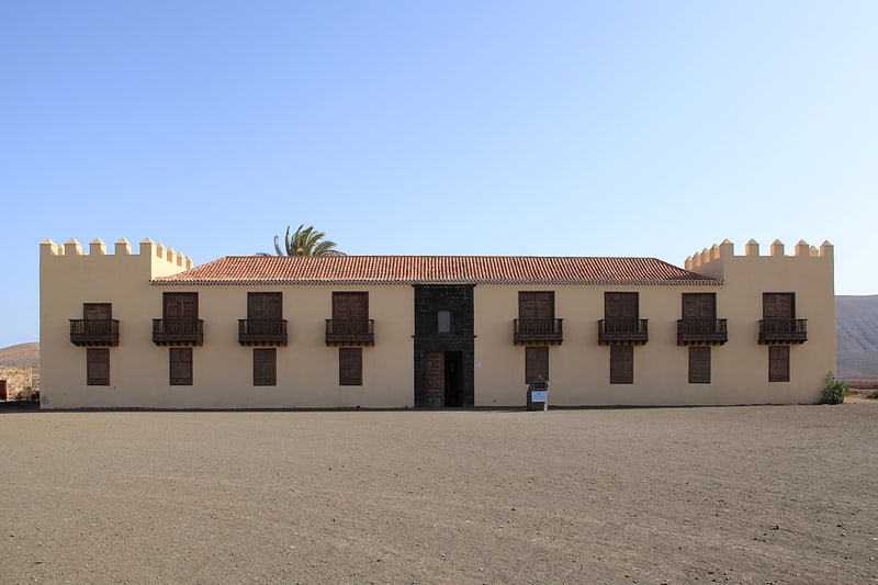 casa de los coroneles la oliva